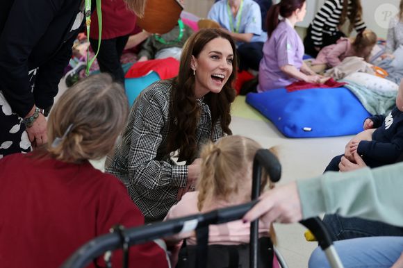 Catherine (Kate) Middleton, princesse de Galles visite Tŷ Hafan, un hospital pour enfants qui soutient les familles du Pays de Galles pour garantir que les enfants atteints de maladies réduisant l'espérance de vie vivent une vie épanouissante, à Sully, Cardiff, Royaume-Uni, le 30 janvier 2025.Julien Burton / Bestimage
