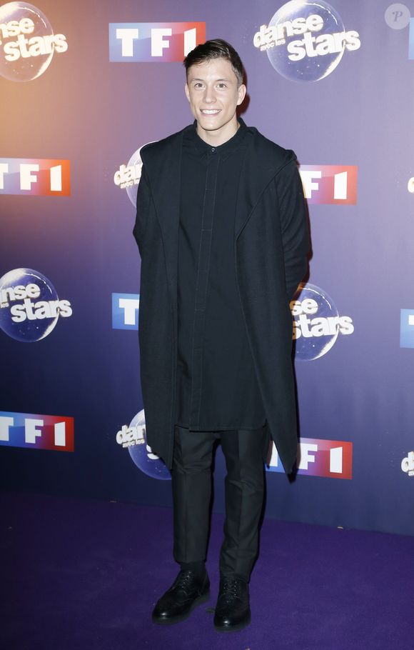 Loïc Nottet - Photocall Danse avec les stars 6 devant TF1 à Boulogne-Billancourt, le 7 octobre 2015.  Photo par Christophe Aubert via Bestimage