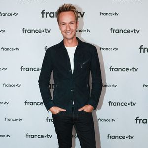 Mais avoir trop de projets pourrait le mettre en danger

Cyril Feraud participe à la conférence de presse de France Télévision le 06 juillet 2022 à Paris, France. Photo par Nasser Berzane/ABACAPRESS.COM