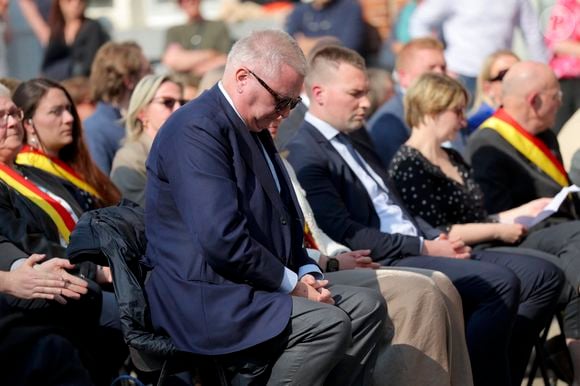 Quelques personnalités ont par ailleurs fait le déplacement.

Le prince Laurent de Belgique - 300 personnes réunies pour rendre hommage à Emilie Dequenne dans sa ville de Chièvres (Belgique), le 9 avril 2025, quelques semaines après son décès prématuré, survenu le 16 mars 2025. © Photonews / Bestimage