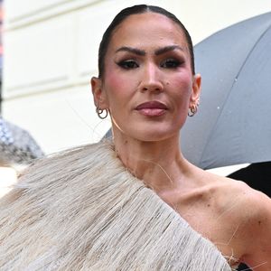 Vitaa au défilé Stephane Rolland lors de la Fashion Week Haute Couture, à Paris, France, le 27 janvier 2026. 

Photo par Julien Reynaud/APS-Medias/ABACAPRESS.COM