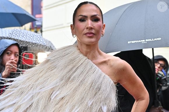 Vitaa au défilé Stephane Rolland lors de la Fashion Week Haute Couture, à Paris, France, le 27 janvier 2026. 

Photo par Julien Reynaud/APS-Medias/ABACAPRESS.COM
