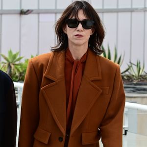 Charlotte Gainsbourg pose lors de la projection de "L'affaire Marie-Claire" au Palais des Festivals le mardi 18 mai 2026, lors du 79ème Festival International du Film de Cannes. © Romain Doucelin / Bestimage
