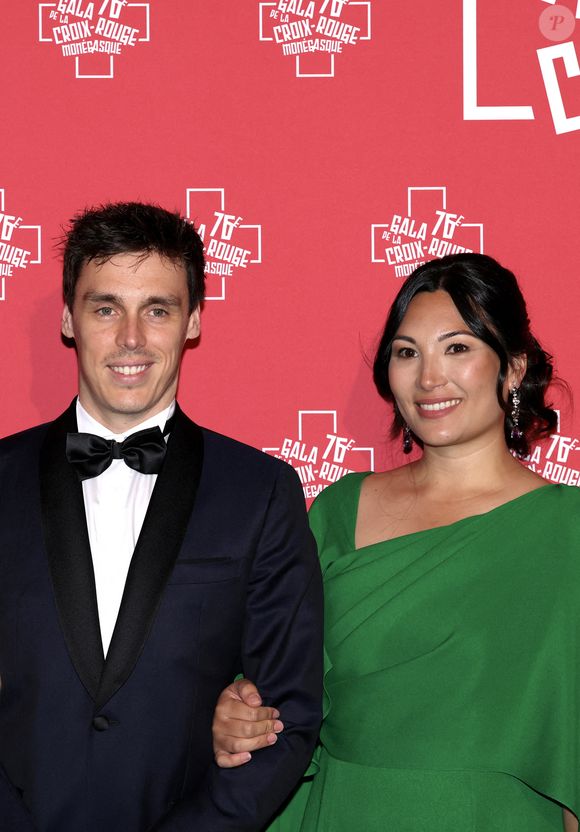 Marie et Louis Ducruet au 76ème Bal de la Croix Rouge dans la salle des Etoiles à Monaco le 12 juillet 2025. 

Photo : Claudia Albuquerque / Bestimage