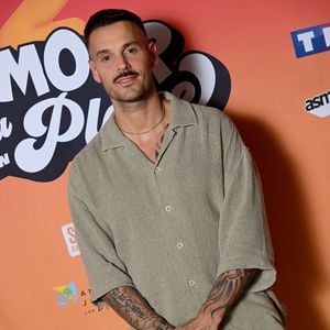 M. Pokora au photocall lors de l'enregistrement de l'émission "L'humour à la plage" pour la 2eme édition du festival de Juan les Pins à la pinède Gould le 27 juin 2025. © Bruno Bebert / Bestimage