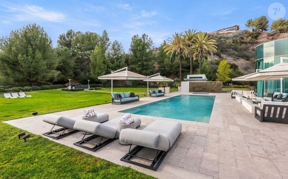 Exclusif - La nouvelle villa de Kanye West à Beverly Hills. Kanye a finalisé l'achat hors marché pour 35 millions de dollars. La propriété de style méditerranéen comprend environ 1900 m2 d'espace habitable, des jardins privés et des vues panoramiques sur la ville. Los Angeles, le 15 décembre 2024.