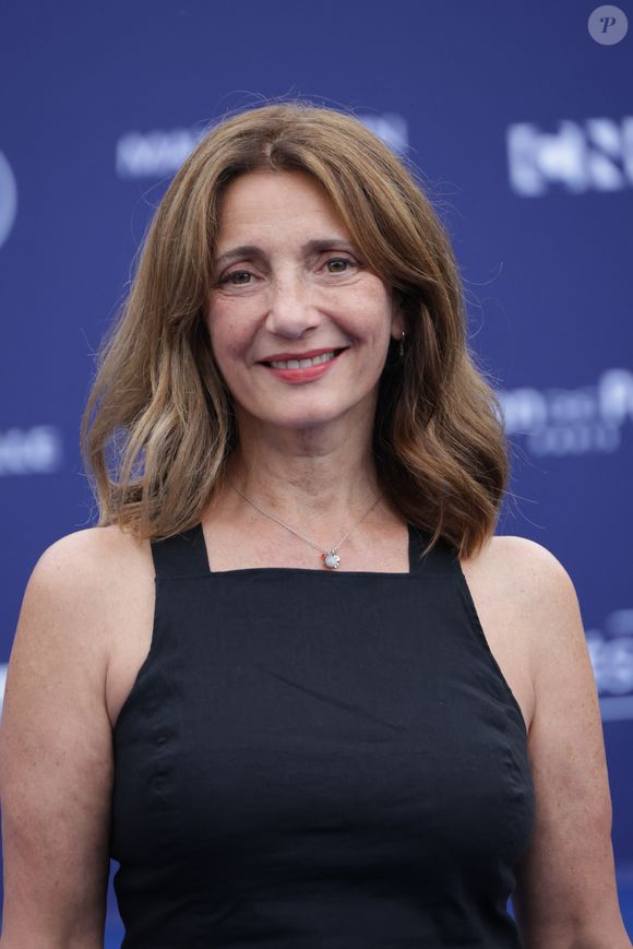 Valérie Karsenti - Arrivées au cinéma CGR lors de la 18ème édition du Festival du Film Francophone de Angoulême (FFA) le 27 août 2025. © Coadic Guirec / Bestimage