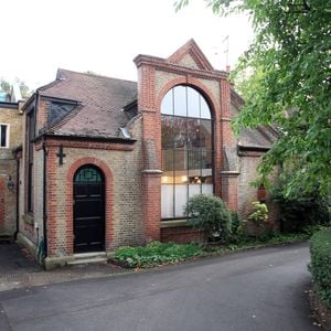 Mais finalement très fidèle aux œuvres du réalisateur 

Jeudi 3 octobre 2013. Vues générales de la maison et de l'appartement d'Helena Bonham Carter et de Tim Burton à Belsize Park à Londres. Photographie : © /PCN/ABACAPRESS.COM