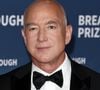Amazon a officialisé un investissement de plus de 15 milliards d'euros en France.

Jeff Bezos - Célébrités et scientifiques se réunissent pour la 11ᵉ cérémonie annuelle des Breakthrough Prize, qui s’est tenue au Barker Hangar à Santa Monica, en Californie. © Backgrid USA / Bestimage