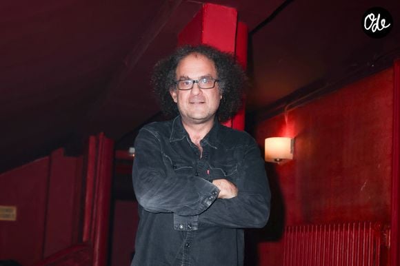Laurent Karila - E.Macias et ses invités en backstage du concert anniversaire (85 ans) du chanteur sur la scène du théâtre Dejazet à Paris le 11 décembre 2023. © Jack Tribeca / Bestimage