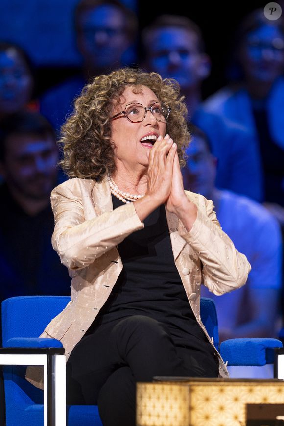 Le tout, dans la joie et la bonne humeur.

Exclusif - Mireille Dumas lors de l'enregistrement de l'émission "La Boîte à secrets", présentée par F.Bollaert et diffusée le 26 septembre 2025 sur France 3, dans les studios du Lendit à Saint-Denis, Seine Saint-Denis, France, le 8 septembre 2025. © Pierre Perusseau/Bestimage