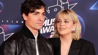 "C’était fini" : Pendant les 8 mois qui ont suivi leur rencontre, Louane est restée sur la retenue avec Florian Rossi, devenu le père de sa fille