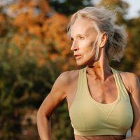 Pratiquer le sport après 60 ans : pour avoir des résultats efficaces, une routine précise de 2 à 3 jours par semaine suffit