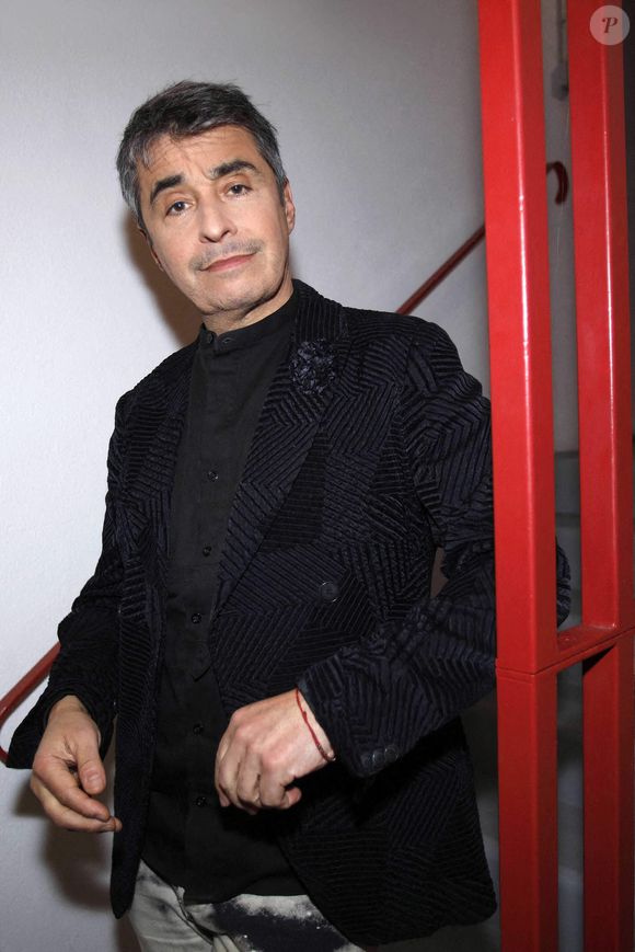 Ariel Wizman posant lors d'une séance photo à Paris, France, avril 2023. Photo par VIM/ABACAPRESS.COM
