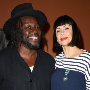 Exclusif - Mathilda May et son mari  Sly Johnson - Cérémonie de remise de l’insigne de Chevalière des Arts et des Lettres de Mathilda May au théâtre du Rond-Point à Paris le 4 avril 2024 © Guirec Coadic / Bestimage