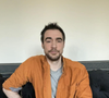 Arnaud Denis est mort à l'âge de 43 ans après avoir eu recours à l'euthanasie en Belgique, au terme de près de trois années de graves problèmes de santé.

Arnaud Denis lors d'un reportage pour "C à vous". © France 5 / C à vous