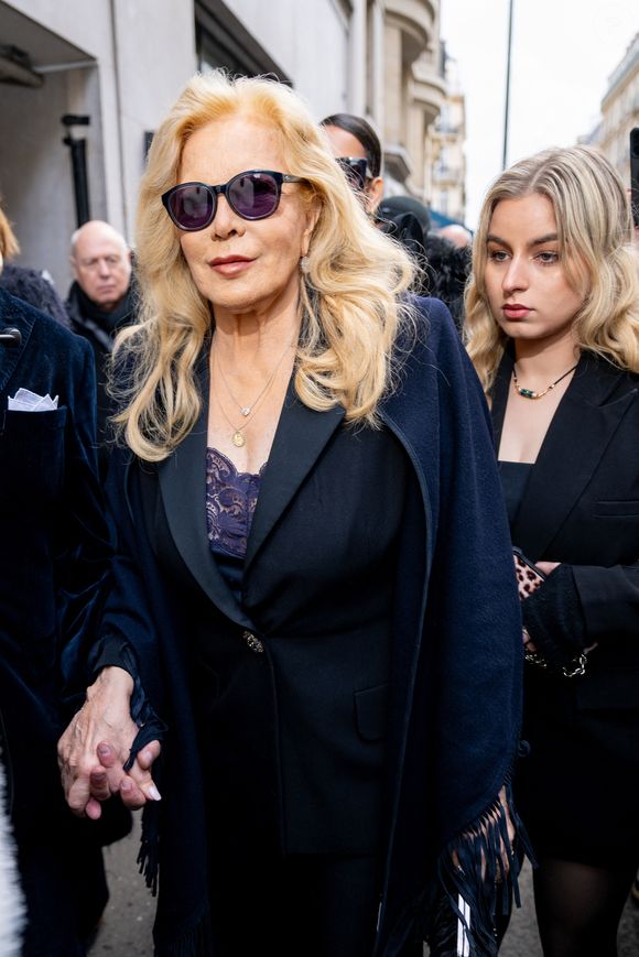 C'est Roland Perez, derrière le film "Ma mère, Dieu et Sylvie Vartan" qui animera la masterclass. 

Sylvie Vartan et sa fille Darina Scotti - Arrivées au défilé Stéphane Rolland salle Pleyel Collection Haute Couture Printemps/Eté 2025 lors de la Fashion Week de Paris (PFW), France, le 28 janvier 2025. Pierre Perusseau/Bestimage