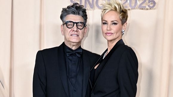 Adriana Karembeu sur ses terres natales avec Marc Lavoine, elle brille avec sa nouvelle coupe de cheveux ultra-courte