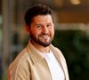 Malgré un été éprouvant, Christophe Beaugrand est de retour sur tous les fronts et s’est récemment confié dans "Closer" avec humour et sincérité.

Christophe Beaugrand au village lors des Internationaux de France de Tennis de Roland Garros 2025, à Paris, France, le 2 Juin 2025. © Jacovides-Moreau/Bestimage