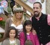Les images montrent une famille soudée, loin des projecteurs et des mondanités.

Franck Ribery célèbre la fête de la bière "Oktoberfest" avec sa femme Wahiba et ses enfants Salif, Shakinez et Hizya à Munich en Allemagne le 5 octobre 2014. Photo par API / BESTIMAGE