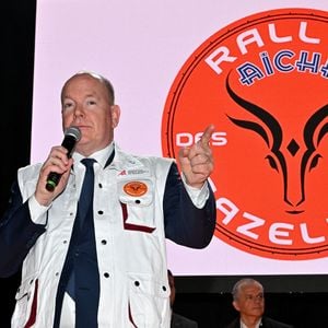 Le prince Albert II de Monaco a donné le départ de la 34eme édition du Rallye des Gazelles, depuis le chapiteau de Fonvieille à Monaco, en compagnie de Dominique Serra, la fondatrice et présidente du Rallye, de la marraine de coeur pour 2025, Luana Belmondo, Nadia Fettah Alaoui, la ministre de l'Economie et des Finances du Royaume du Maroc, du président du Conseil National Monégasque, Thomas Brezzo, et des personnalités du gouvernement, le 12 avril 2025 © Bruno Bebert / Bestimage