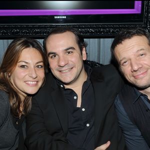 Samuel Le Bihan a tout risqué pour produire le futur humoriste, sans aucune expérience dans ce domaine.
Shirley Bousquet, François-Xavier Demaison, Samuel Le Bihan - soirée "Night people" pour le 10e anniversaire de la discothèque "Le Retro" à Strasbourg. © Rachid Bellak/Bestimage
