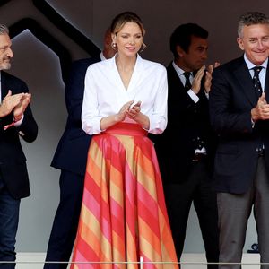 Une absence qui ne change pas l'avis du public à son égard : "Elle n’a jamais été aussi belle, c’est frappant. Elle doit être très heureuse, c’est certain” 
Michel Boéri, le président de l'Automobile Club de Monaco, Mike Fries, le PDG de Liberty Global, la princesse Charlene de Monaco et Alejandro Agag, fondateur et président de Formula E - Monaco E-Prix 2025, Round 7, le 4 mai 2025. Le pilote Sébastien Buemi a remporté la course devant Oliver Rowland suivi par Nick Cassidy C'est la 8eme édition du Monaco E-prix. A l’occasion de la 11eme saison du Championnat du Monde ABB FIA Formula E, les monoplaces de 3eme génération ont parcouru les rues de la Principauté. © Claudia Albuquerquet/Bestimage