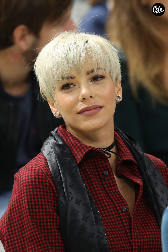 Elle venait notamment d'accepter avec une grande fierté le rôle inédit de marraine pour le retour télévisé de l'émission Les Anges.

Info du 19/02/2021 ( Isabelle Matuidi, femme de Blaise Matuidi a donné naissance à leur 4 ème enfant) - Isabelle Matuidi (femme de B.Matuidi) dans les tribunes du stade de France lors du match de ligue des nations opposant la France à l'Allemagne à Saint-Denis, Seine Saint-Denis, France, le 16 octobre 2018. La France a gagné 2-1. AGENCE / BESTIMAGE
