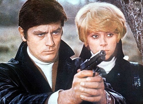 Ce geste rare témoigne de la tendresse et du respect qui ont marqué ses derniers moments.

Alain Delon et Mireille Darc sur le tournage du film "Jeff". 1969. © Bestimage