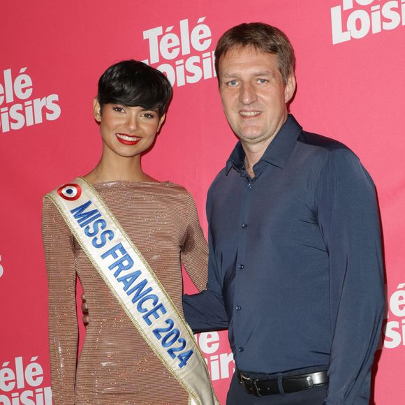 Frédéric Gilbert, président de la Société Miss France, s'est alors exprimé dans "Le Parisien" : 

Eve Gilles, Miss France 2024 et Frédéric Gilbert - Photocall de la soirée "Télé Loisirs Awards 2024" aux Jardins du Pont-Neuf à Paris le 23 septembre 2024.  Ce sont de toutes nouvelles récompenses : les Télé-Loisirs Awards. Elles sont vouées à devenir annuelles. Pour les attribuer, le magazine a commandé une enquête de l'institut CSA à la mi-août auprès d'un millier de personne. Dans la catégorie du meilleur animateur et de la meilleure animatrice, ce sont respectivement S. Bern, présentateur notamment de "Secrets d'Histoire" sur France 3, et K. Lemarchand présentatrice depuis 14 ans de "L'amour est dans le pré" qui ont été plébiscités par les répondants. L'animatrice phare de M6 est arrivée devant la figure de France 2 Faustine Bollaert. Stéphane Bern lui ne remporte pas seulement le prix de meilleur animateur, mais aussi celui de "personnalité de télévision la plus engagée", grâce à ses actions en faveur du patrimoine. Ils étaient 15 personnalités soumises au vote des sondés. © Coadic Guirec/Bestimage