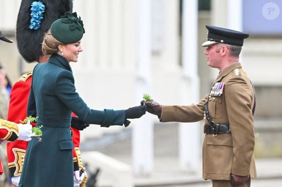 Catherine (Kate) Middleton, princesse de Galles, colonel des Irish Guards, visite le régiment lors du défilé de la Saint-Patrick à la caserne Wellington de Londres, Royaume Uni, le 17 mars 2025. © Zahu/Backgrid UK/Bestimage