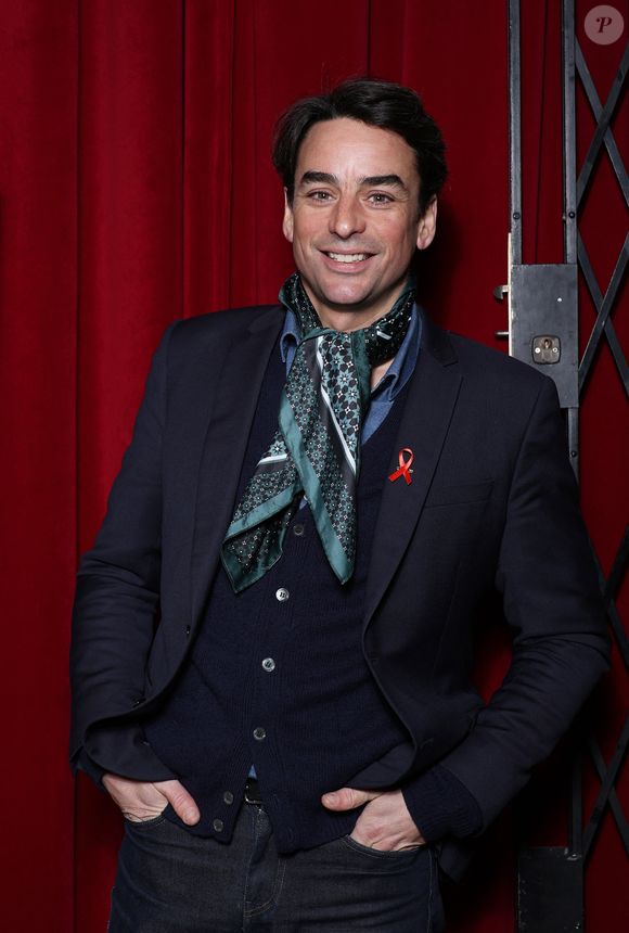 Julian Bugier - Photocall de la soirée de lancement du "Sidaction" au théâtre Edouard VII à Paris le 4 mars 2024. © Denis Guignebourg/Bestimage