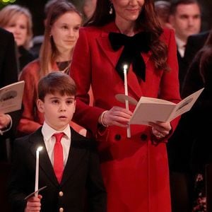 Elle a fait sensation le 6 décembre dernier lors du concert en l'abbaye de Westminster et pourrait être davantage sous le feu des projecteurs dans les mois à venir. 

Le prince Louis de Galles et Catherine (Kate) Middleton, princesse de Galles - La famille royale d'Angleterre assiste à la messe "Together At Christmas Carol" à l'abbaye de Westminster à Londres, Royaume-Uni le 6 Décembre, 2024