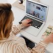 Comment travailler ses abdominaux au bureau de manière totalement incognito !