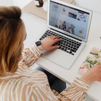 Comment travailler ses abdominaux au bureau de manière totalement incognito !
