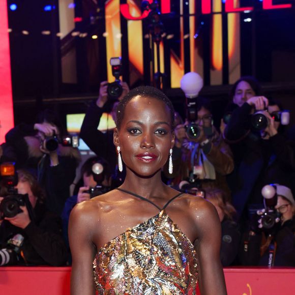 Elle y raconte son combat contre les fibromes utérins.

Lupita Nyongo - Tapis rouge de la cérémonie de clôture de la 74ème édition du festival international du film de Berlin, la Berlinale, le 24 février 2024.