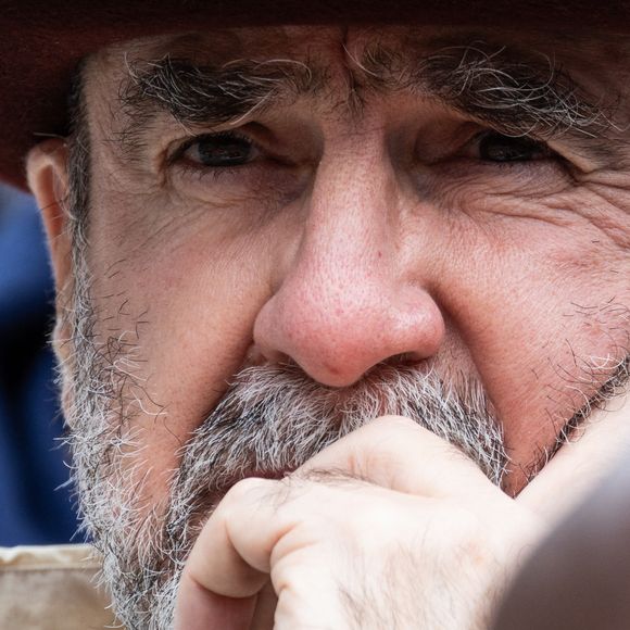 Eric Cantona dans les tribunes lors des Internationaux de France de tennis de Roland-Garros 2026, à Paris, en France, le 6 juin 2026. Photo par Jacovides-Moreau/Bestimage