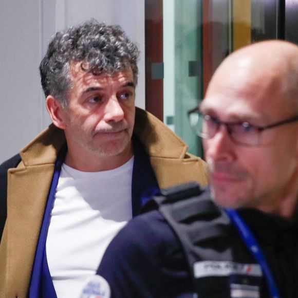 Procès de Stéphane Plaza : L'animateur sort du tribunal correctionnel de Paris après le réquisitoire : Une peine de 18 mois de prison avec sursis et 10 000 euros d’amende a été requise à son encontre le 9 janvier 2024.

© Christophe Clovis / Bestimage