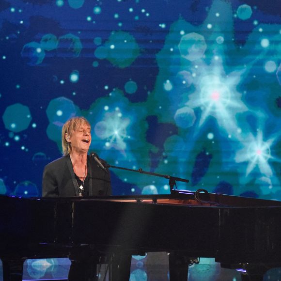 Jean-Louis Aubert, lors de la 33e du Téléthon dans les studios de France Télévisions à la Geode, La Villette, Paris, le 7 décembre 2019. Photo by Vincent Gramain/ABACAPRESS.COM