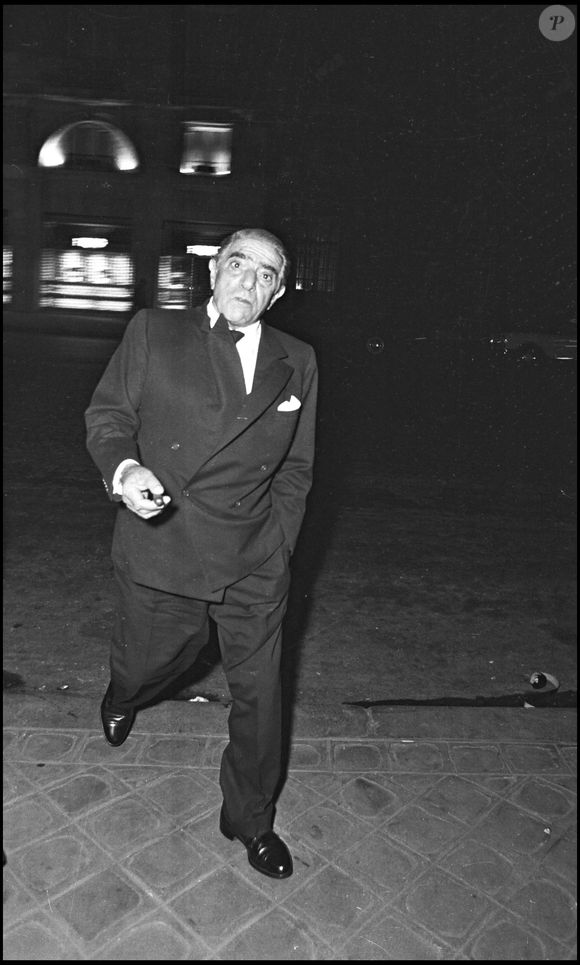 Archives - Aristote Onassis dans la rue.
Crédit : AGENCE / BESTIMAGE