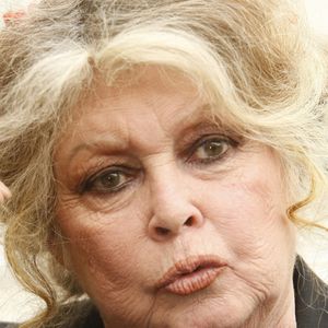 Brigitte Bardot quitte le Palais de l'Elysée à Paris, France, le 27 septembre 2006, après une réunion avec Nicolas Sarkozy.