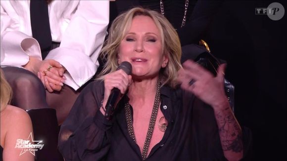 Ambre a partagé un moment fort en duo avec Patricia Kaas sur Entrer dans la lumière.

Patricia Kaas est venue soutenir Ambre pour la finale de la "Star Academy".