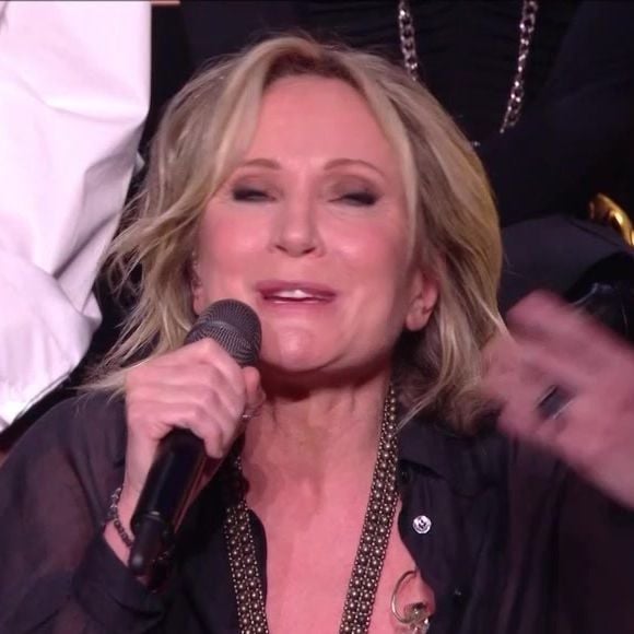 Ambre a partagé un moment fort en duo avec Patricia Kaas sur Entrer dans la lumière.

Patricia Kaas est venue soutenir Ambre pour la finale de la "Star Academy".