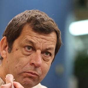 Il a récemment mis en lumière le bistrot Yam'Tcha, installé dans le quartier des Halles.

Exclusif - Laurent Mariotte à la rencontre des commerçants du Marché des Capucins à Bordeaux, lors du tournage de son émission culinaire "Les petits plats de Laurent", le 21 janvier 2026.
© Fabien Cottereau / Bestimage