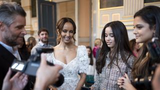 Mariage dans l'Eure pour Sonia Rolland entre tradition rwandaise et église catholique, elle a choisi pour témoin une star, son amie depuis 20 ans