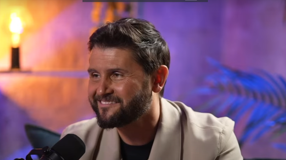 Christophe Beaugrand : télé, secrets et engagements | Un éclair de Guény - YouTube