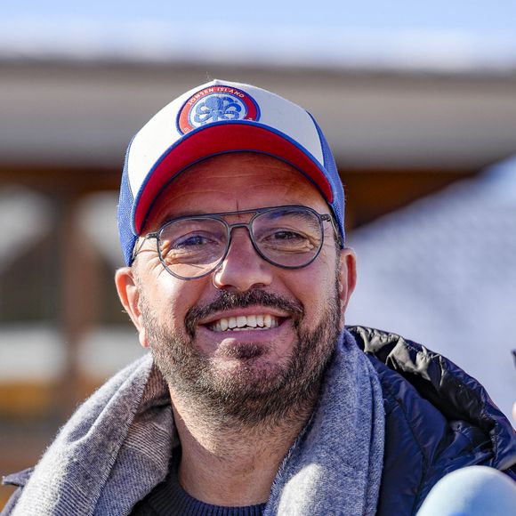 Malgré tout, il monte sur scène à l’Olympia pour son one-man-show Bonhomme.

Jarry participe à un jeu en direct sur la radio ICI lors du 28ème Festival International du Film de Comédie de l'Alpe d'Huez le 14/01/2025. Photo Sandrine Thesillat / PsNewz
