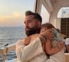 Kendji Girac est en vacances en famille

Kendji Girac partage des photos de ses vacances avec sa compagne Soraya et leurs deux enfants.