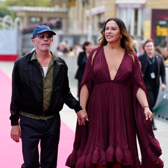 Karla Sofia Gascon et Jacques Audiard sur le tapis rouge d'Emilia Perez lors du 72e Festival international du film de Saint-Sébastien. 20 septembre 2024. ( (Lalo Yasky / Bestimage).