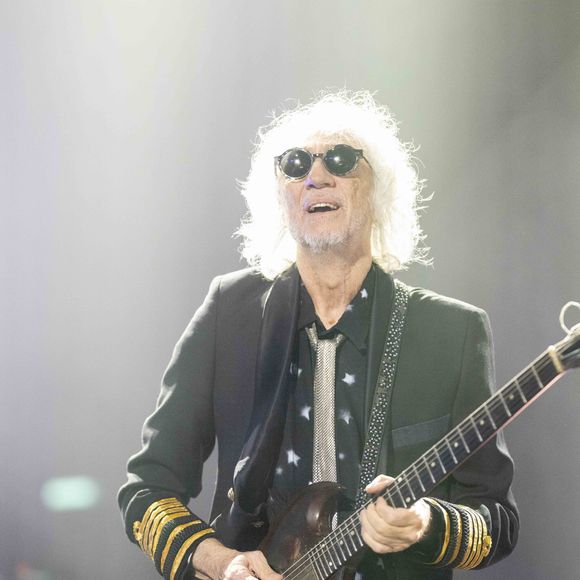 Agé de 8 ans désormais, il est avec son père lors de sa tournée

Exclusif - Louis Bertignac sur la scène du concert solidaire pour les enfants de la guerre "Ensemble à l'Olympia" à Paris présenté par EliseCare le 10 février 2025

© Jack Tribeca / Pierre Perusseau / Bestimage